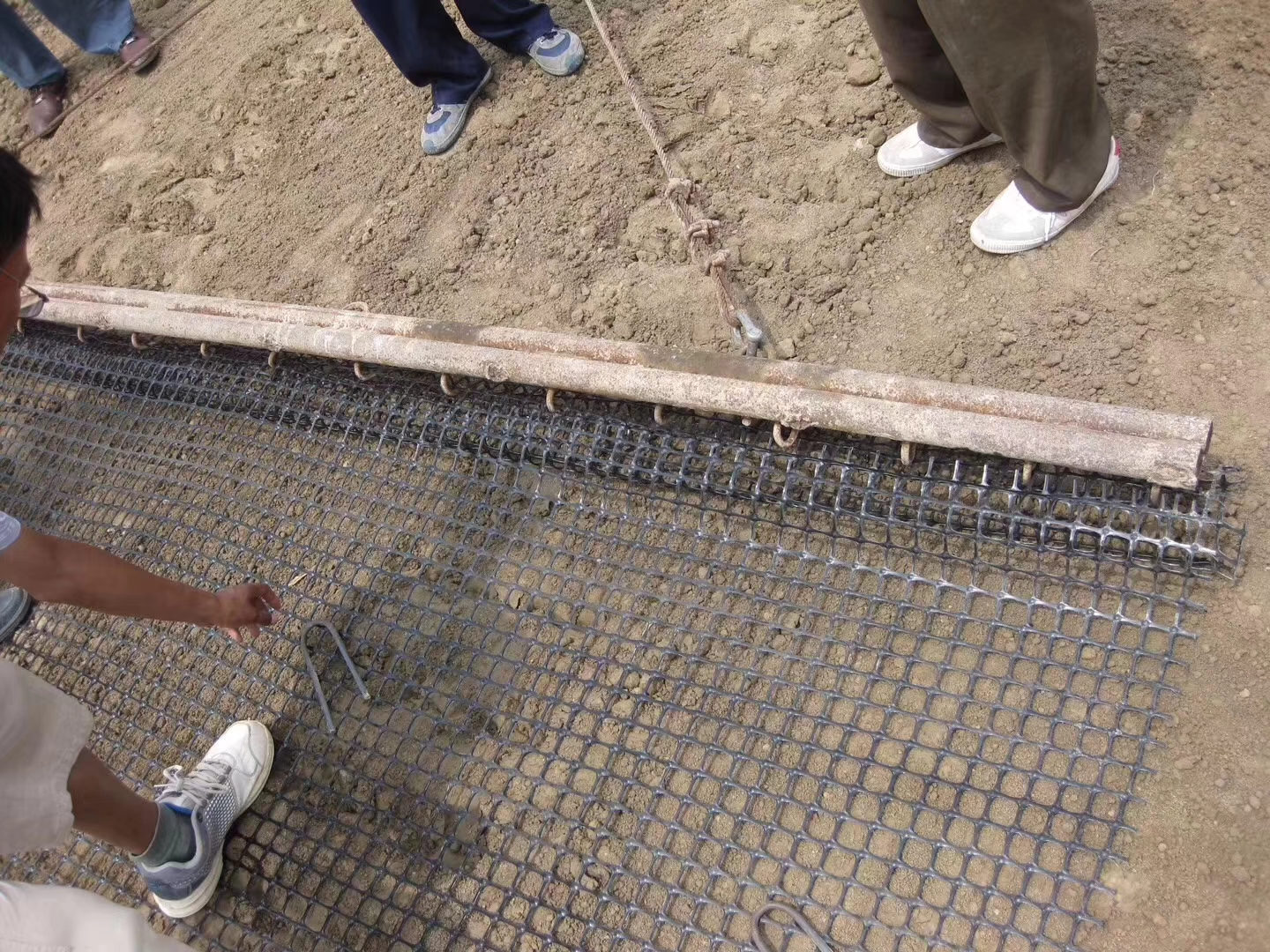 重慶土工格柵鋪設現場